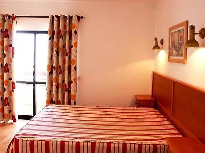 Mirachoro Da Rocha Apartment *